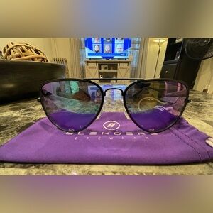 Blenders women’s Black and Purple Sunglasses